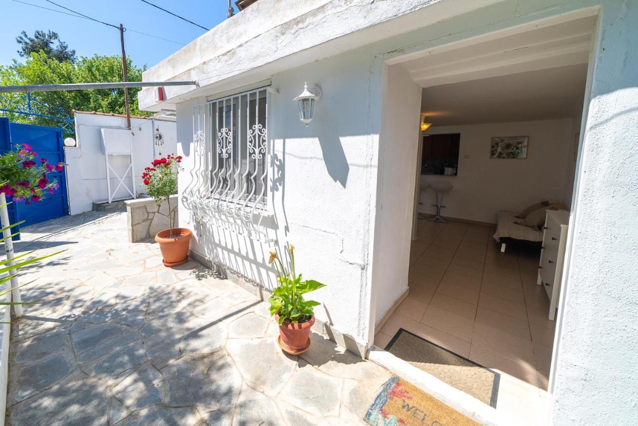 Little Villa - Walk To The Beach เทสซาโลนิกิ ภายนอก รูปภาพ