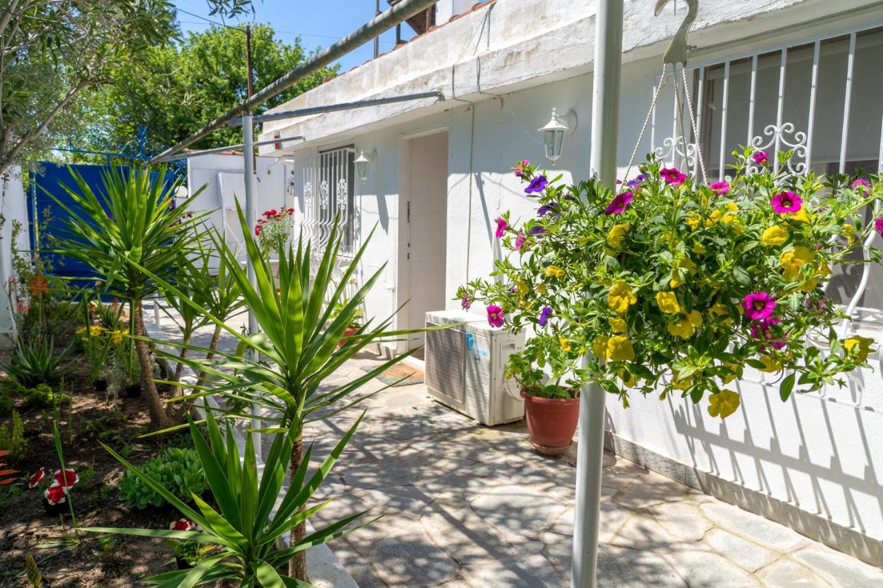 Little Villa - Walk To The Beach เทสซาโลนิกิ ภายนอก รูปภาพ