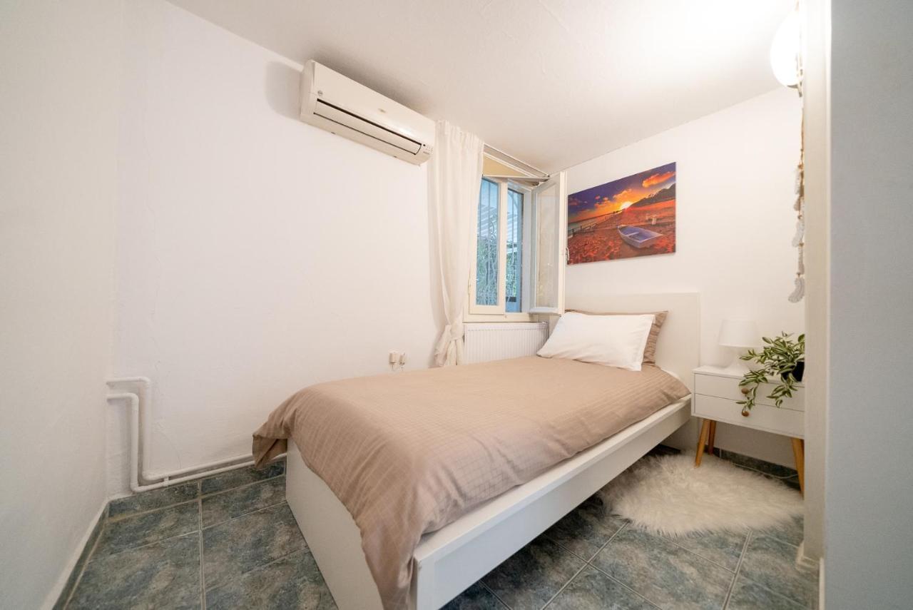 Little Villa - Walk To The Beach เทสซาโลนิกิ ภายนอก รูปภาพ