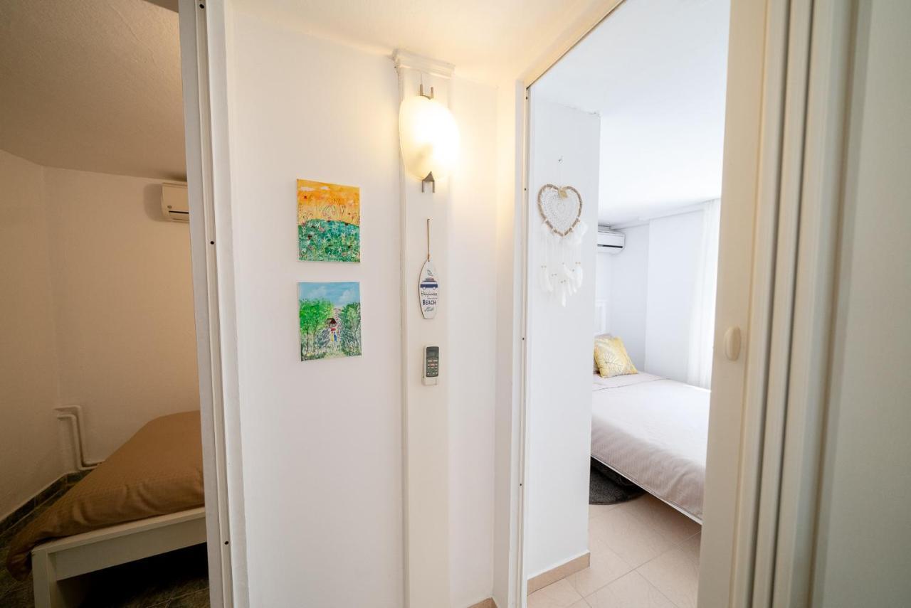 Little Villa - Walk To The Beach เทสซาโลนิกิ ภายนอก รูปภาพ