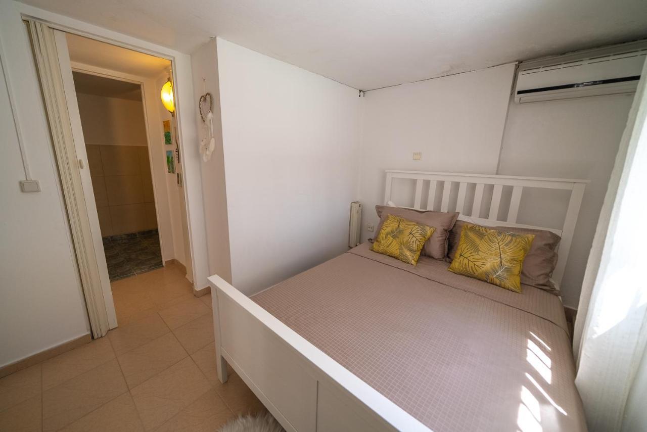 Little Villa - Walk To The Beach เทสซาโลนิกิ ภายนอก รูปภาพ