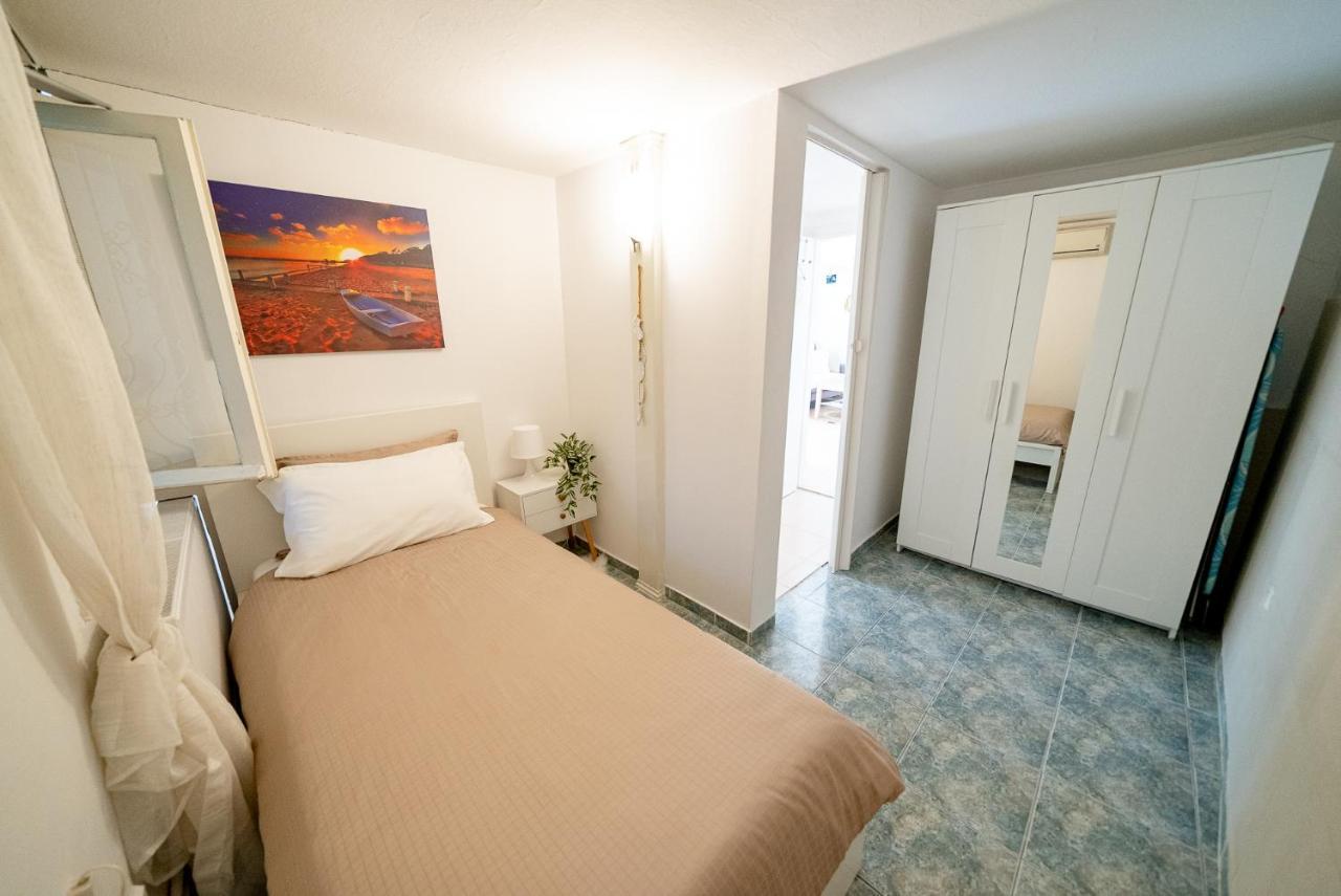 Little Villa - Walk To The Beach เทสซาโลนิกิ ภายนอก รูปภาพ