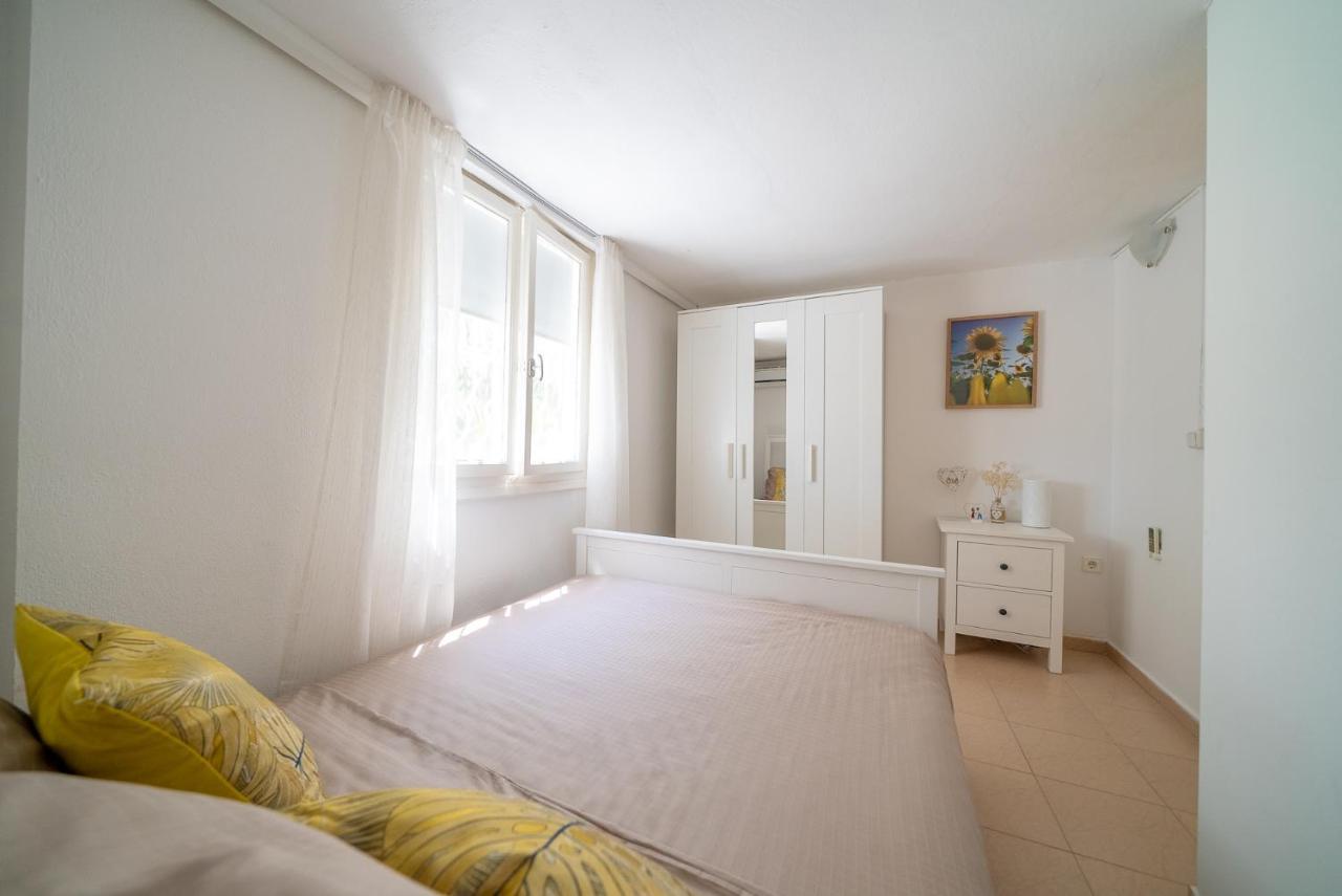 Little Villa - Walk To The Beach เทสซาโลนิกิ ภายนอก รูปภาพ