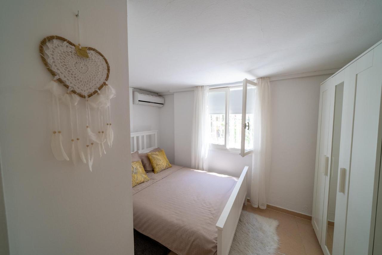 Little Villa - Walk To The Beach เทสซาโลนิกิ ภายนอก รูปภาพ