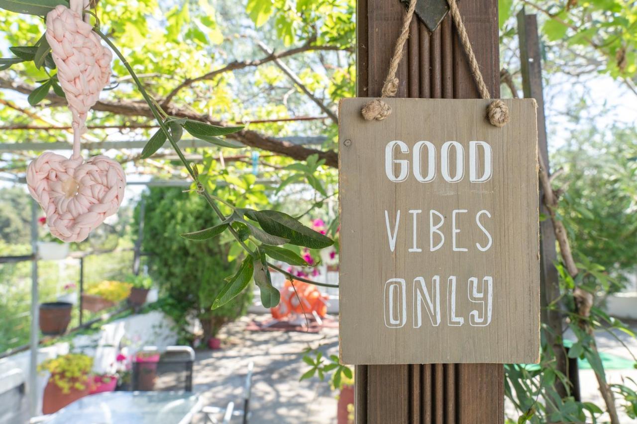 Little Villa - Walk To The Beach เทสซาโลนิกิ ภายนอก รูปภาพ
